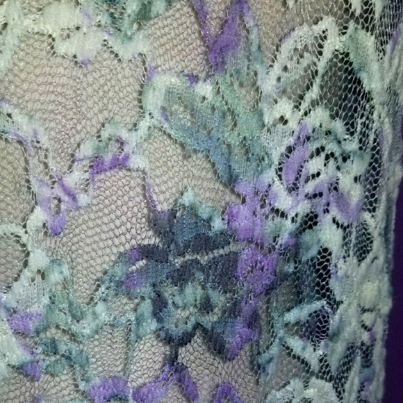 LACE BLOUSE - Picture 4 of 6
